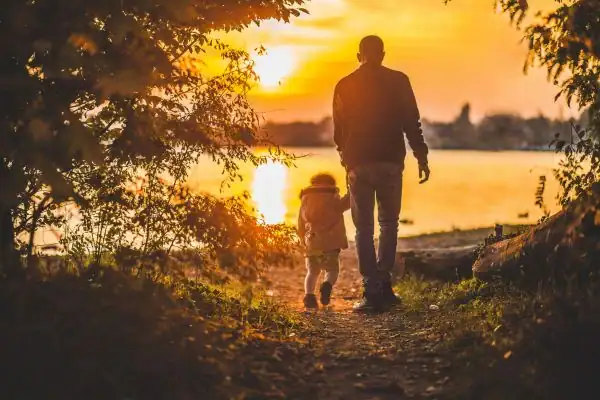 image of dad and child - parental alienation Chelmsford